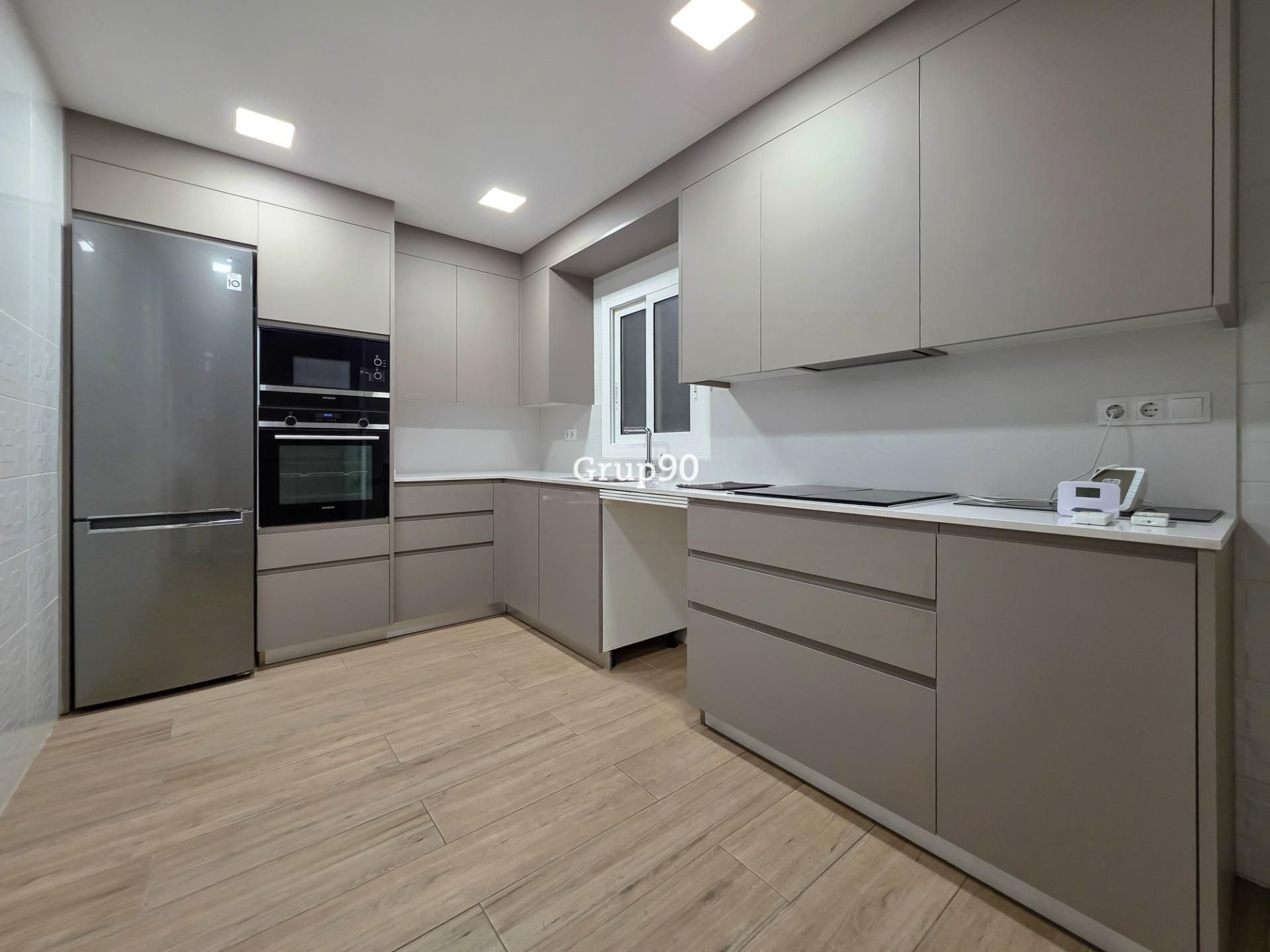 Kitchen of Flat for sale in  Lleida Capital  with Air Conditioner, Heating and Balcony