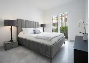 Habitación de Apartamento en venta en Medina de las Torres con Aire acondicionado, Terraza y Piscina