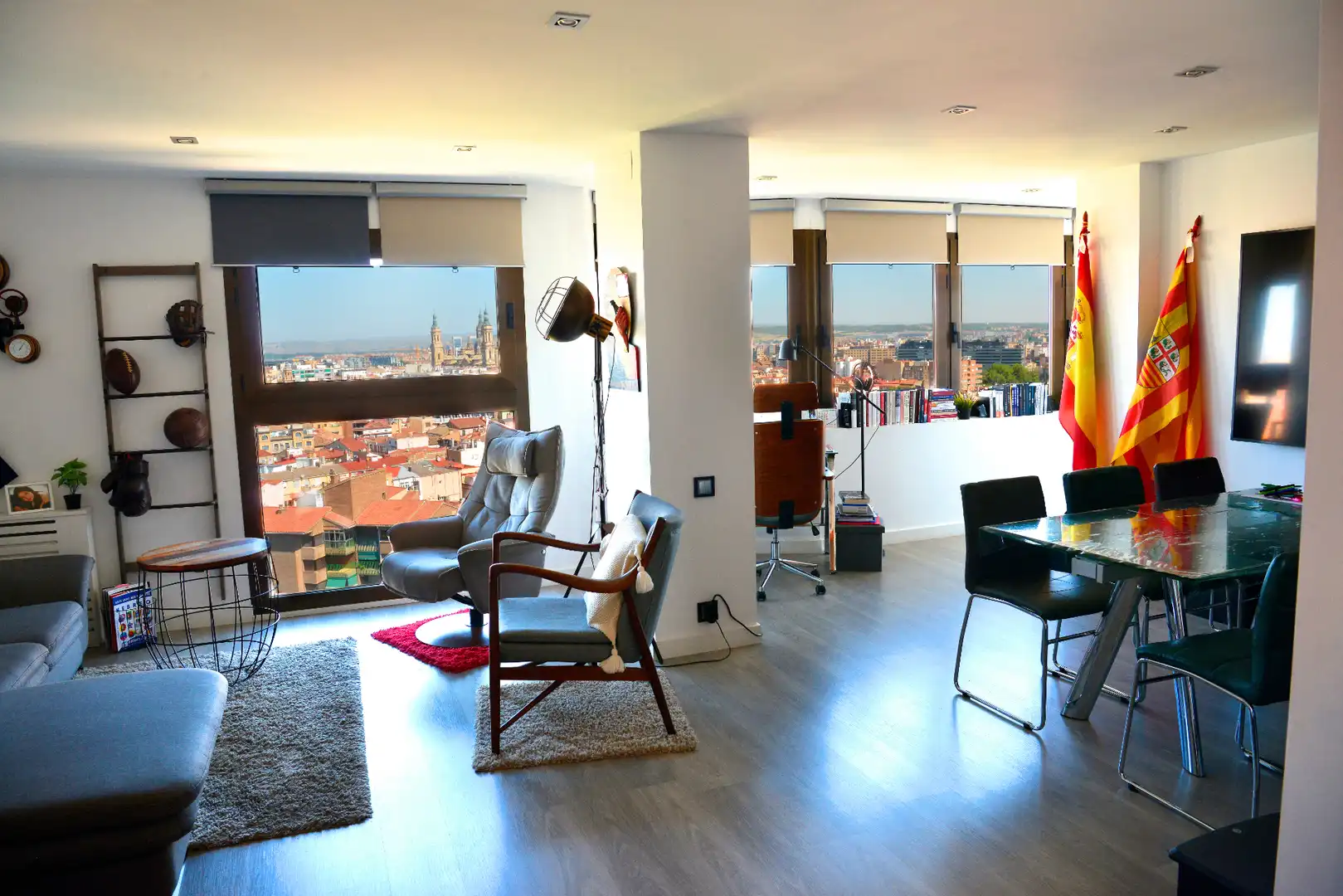 Sala d'estar de Pis en venda en Zaragoza amb Aire condicionat, Calefacció i Parquet