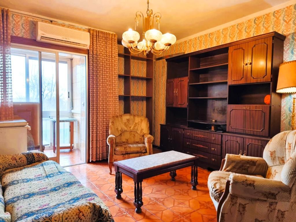 Living room of Flat for sale in  Madrid Capital  with Air Conditioner, Storage room and Furnished