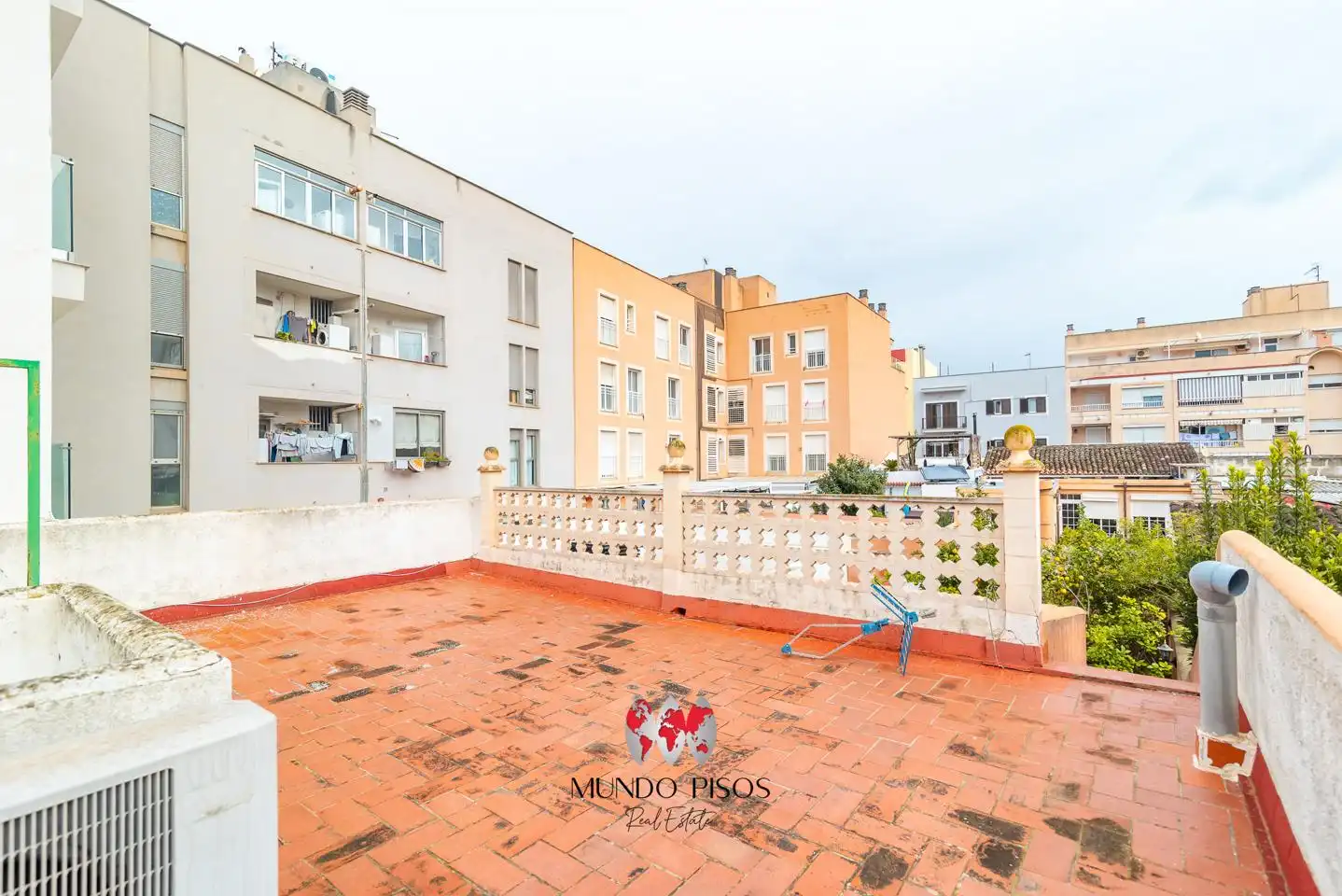 Terrasse von Erdgeschoss zum Verkauf in  Palma de Mallorca mit Klimaanlage, Heizung und Privatgarten