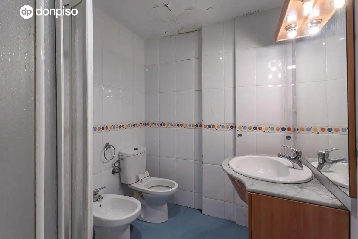 Baño de Piso en venta en Granada con Terraza