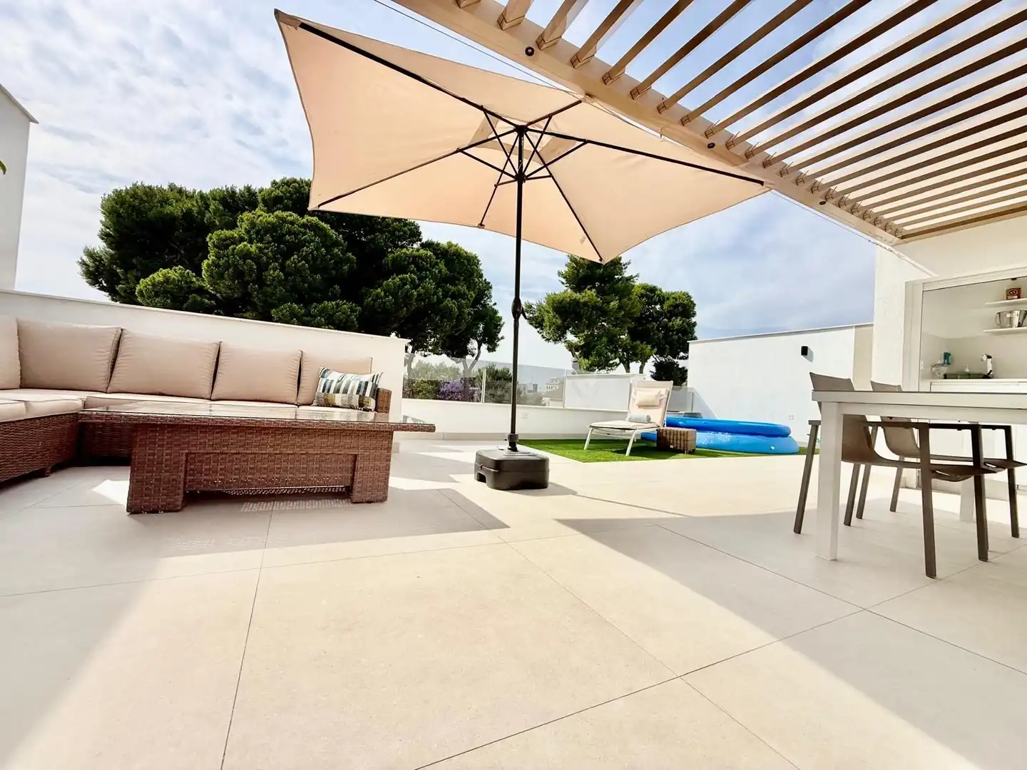 Terrasse von Dachboden zum Verkauf in San Pedro del Pinatar mit Klimaanlage, Heizung und Privatgarten