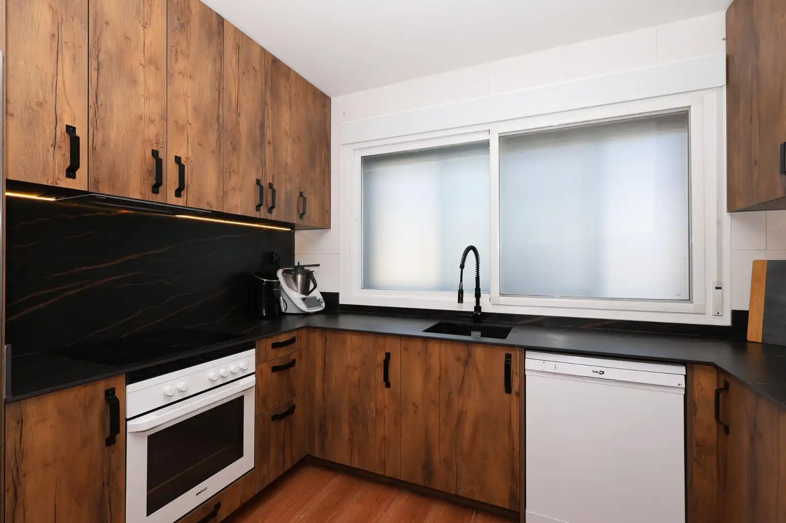 Kitchen of Houses for sale in Yebes  with Heating