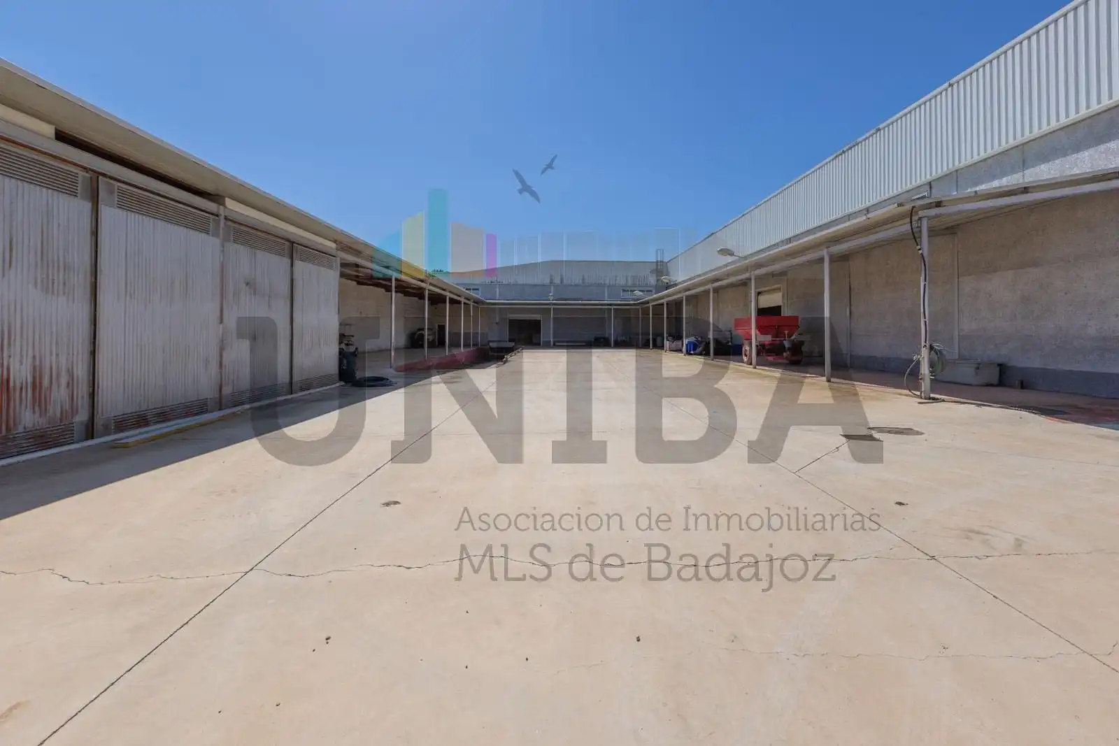 Exterior view of Industrial buildings for rent in La Garrovilla 