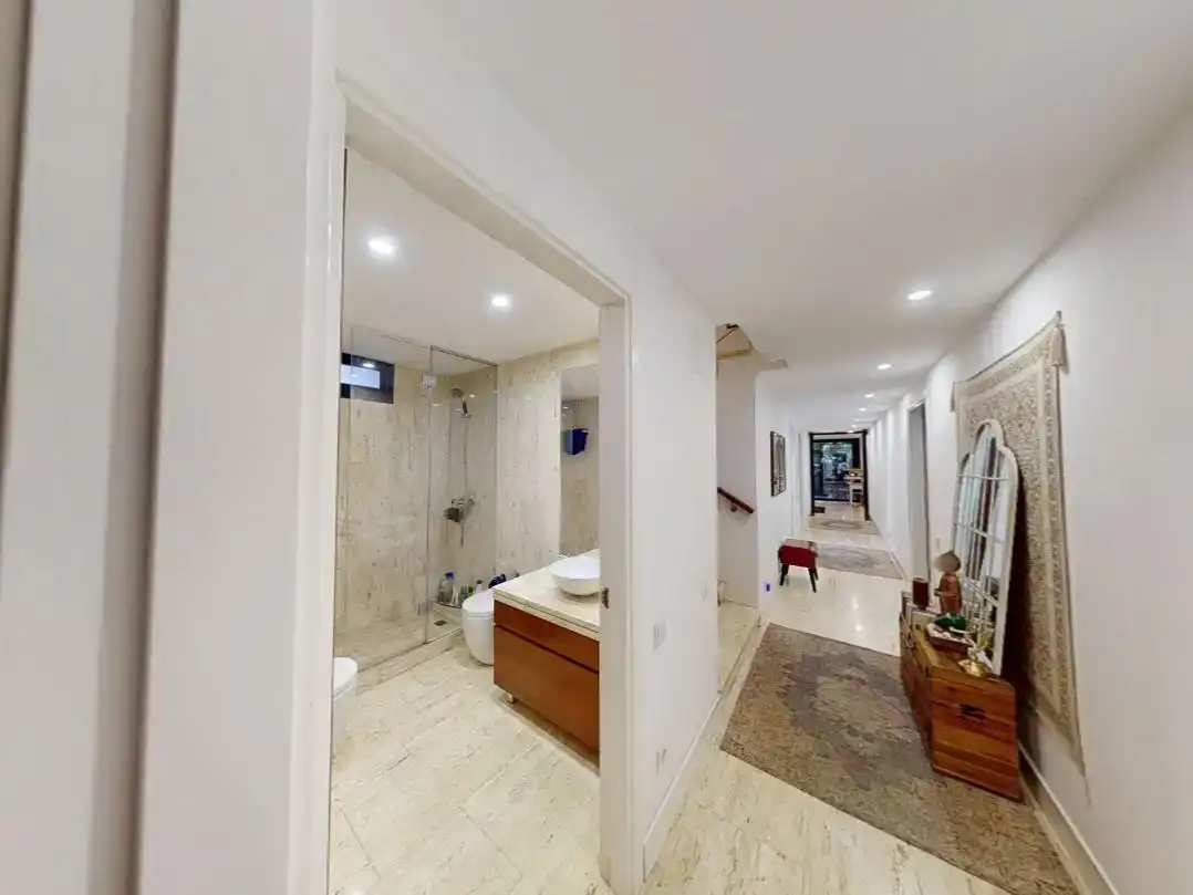 Flat for sale in Boadilla del Monte  with Air Conditioner, Private garden and Parquet flooring