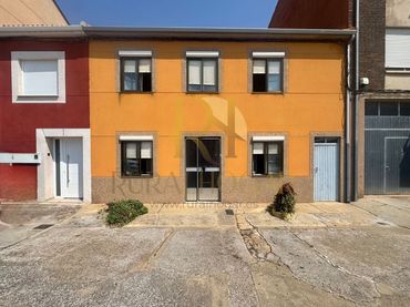 Haus zum Verkauf in Calle Renueva