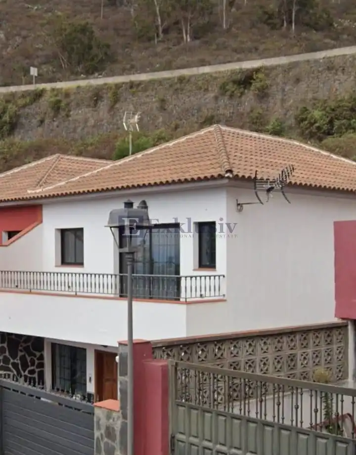 Casa amb piscina en venda a Calle Aceviño, imagen 8