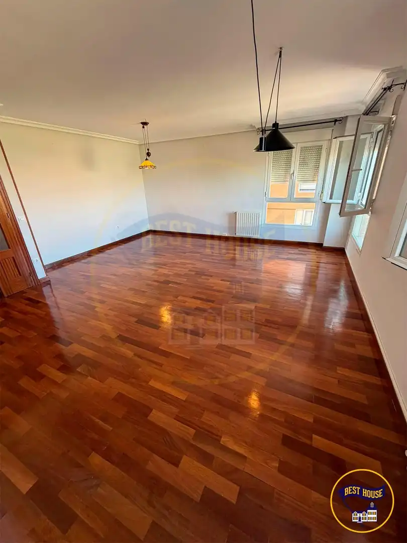 Sala de estar de Piso en venta en Cuenca con Calefacción y Trastero