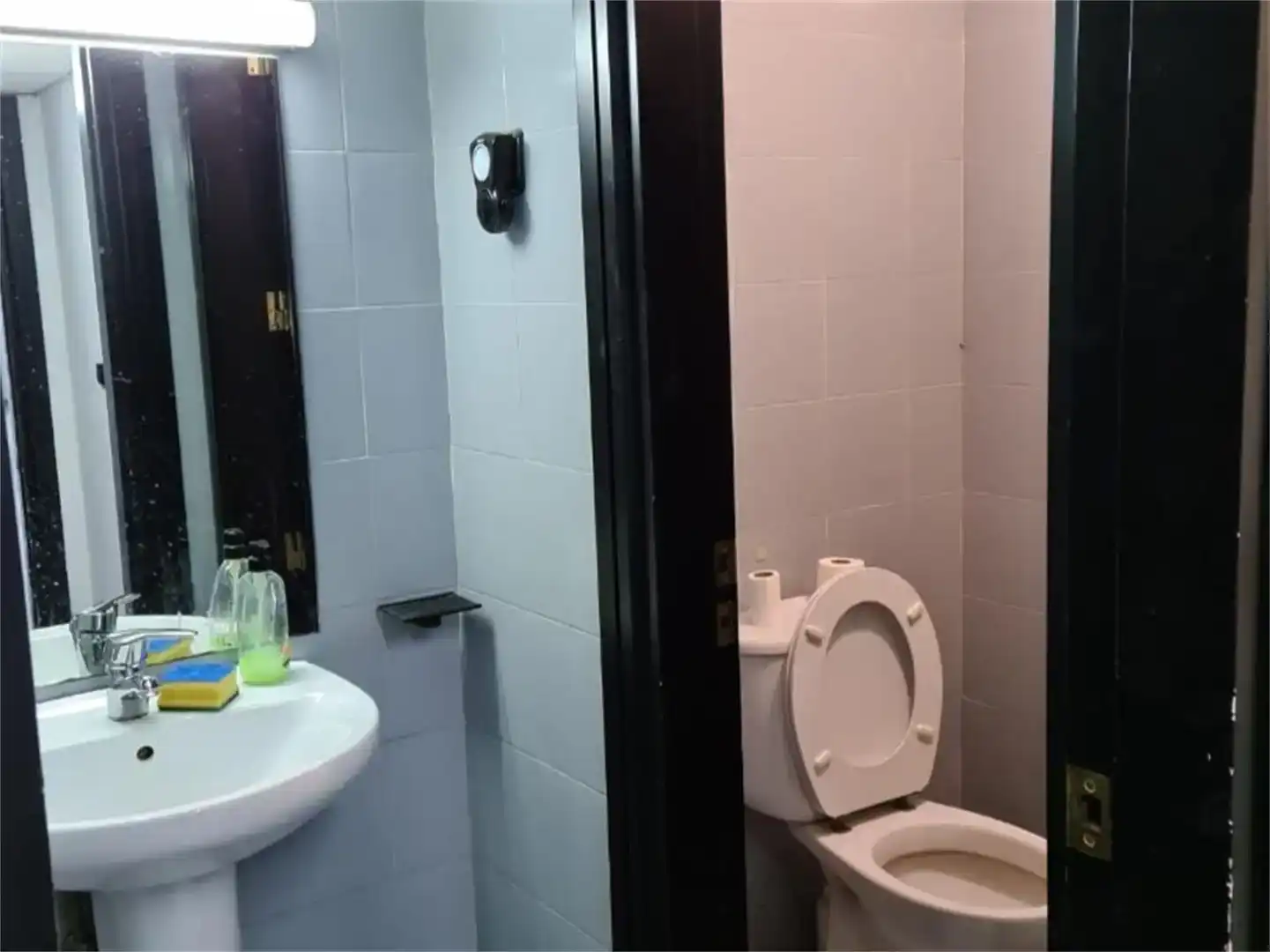 Badezimmer von Geschaftsraum zur Miete in Madrid