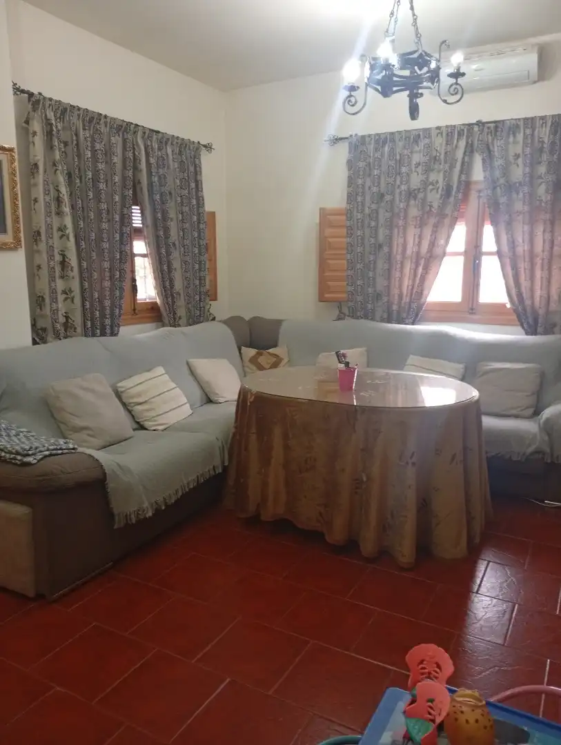 Sala d'estar de Casa o xalet en venda en Jaén amb Aire condicionat, Traster i Moblat