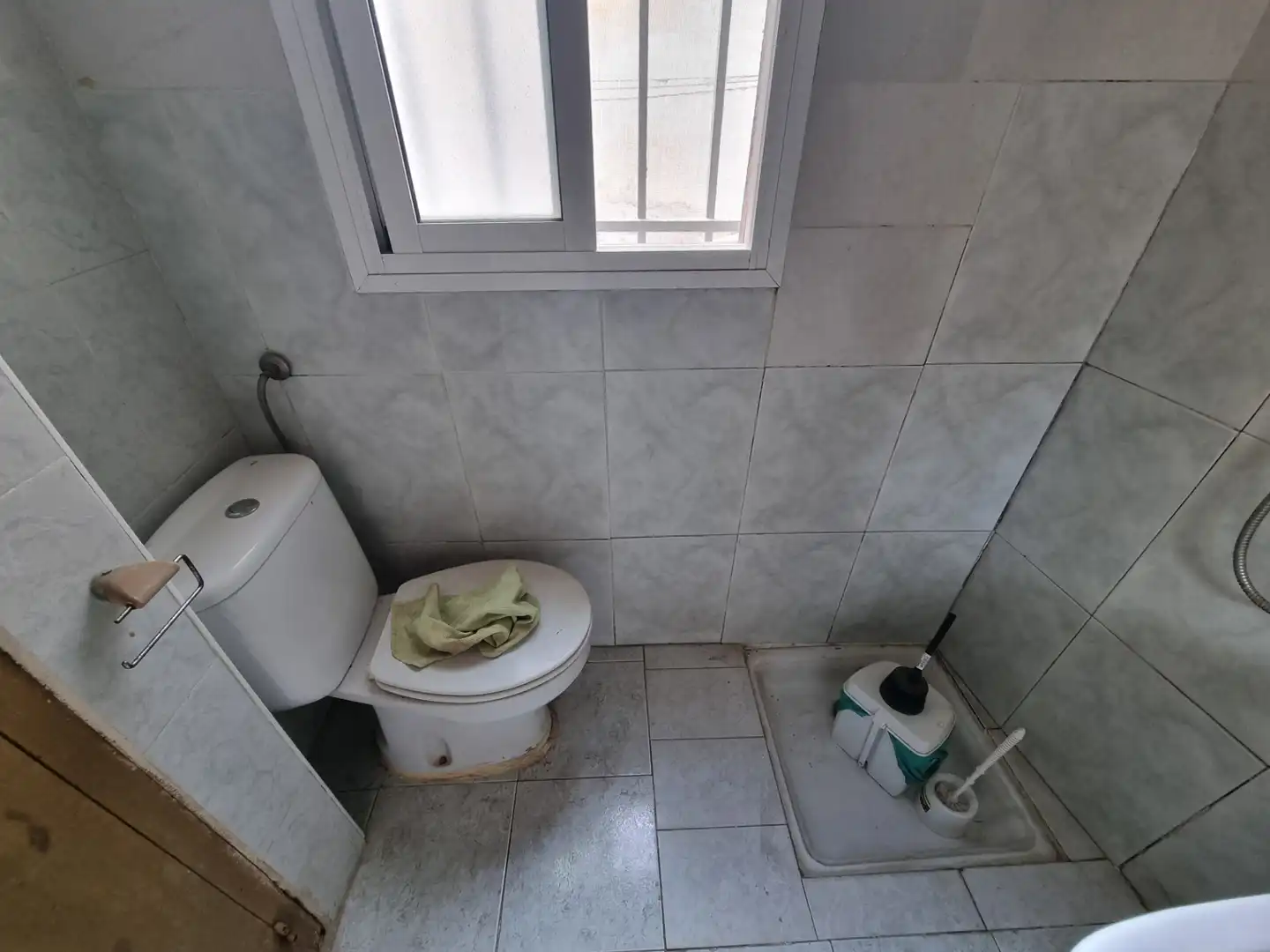 Bany de Casa o xalet en venda en Almería amb Jardí privat, Terrassa i Moblat