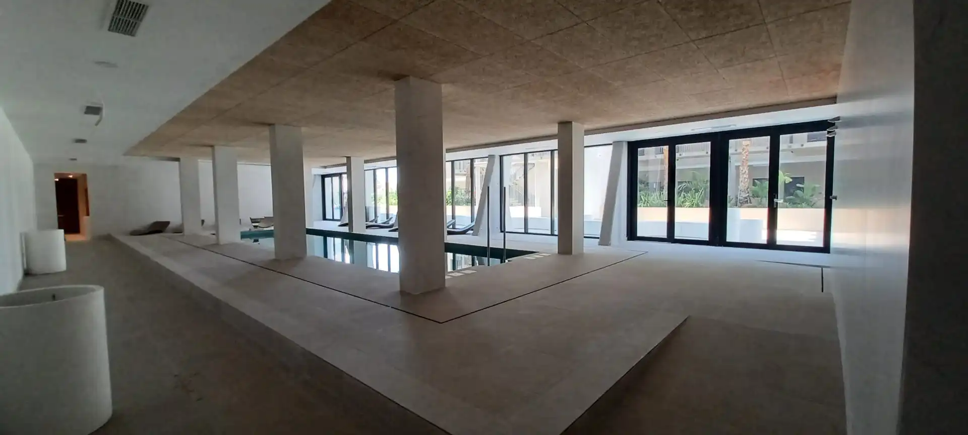 Piscina de Apartamento en venta en L'Alfàs del Pi con Aire acondicionado, Calefacción y Jardín privado