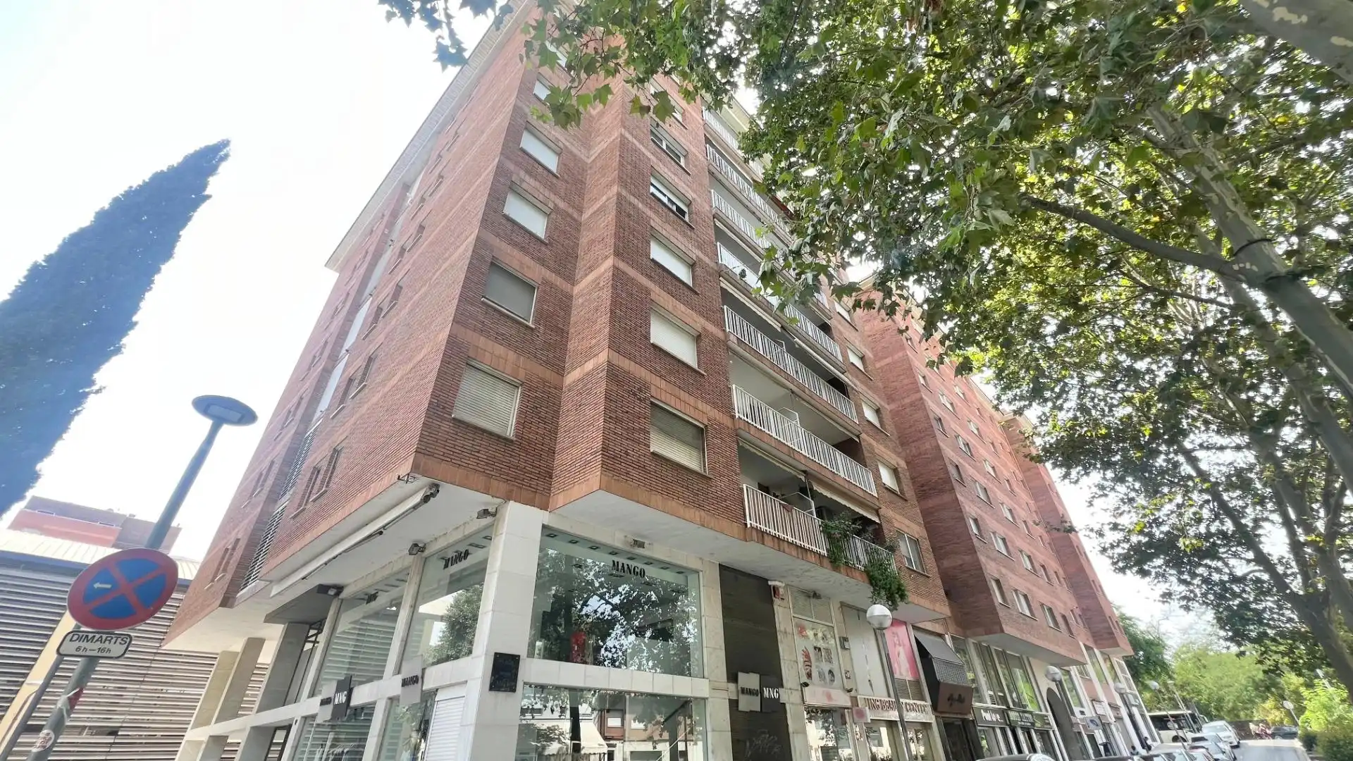 Vista exterior de Pis en venda en Mollet del Vallès amb Calefacció i Balcó