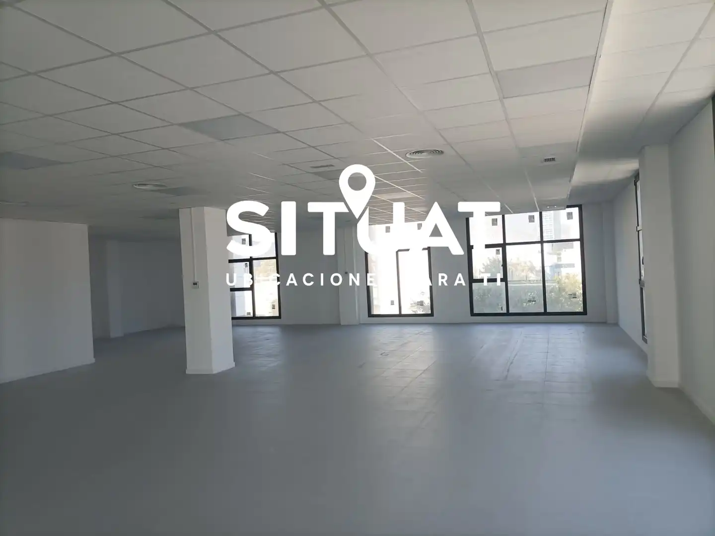 Vista exterior de Oficina de alquiler en L'Hospitalet de Llobregat con Aire acondicionado, Calefacción y Alarma