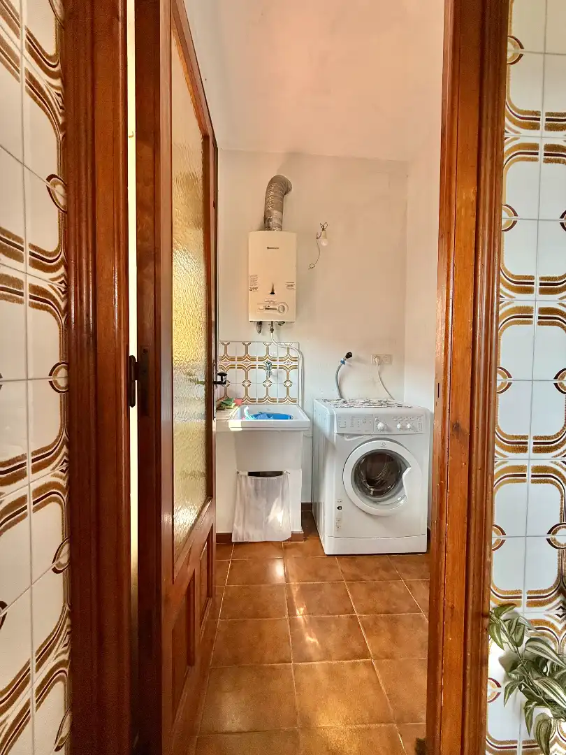 Casa con terraza en venta en Carrer de Guillem de Bonadona 14, imagen 24