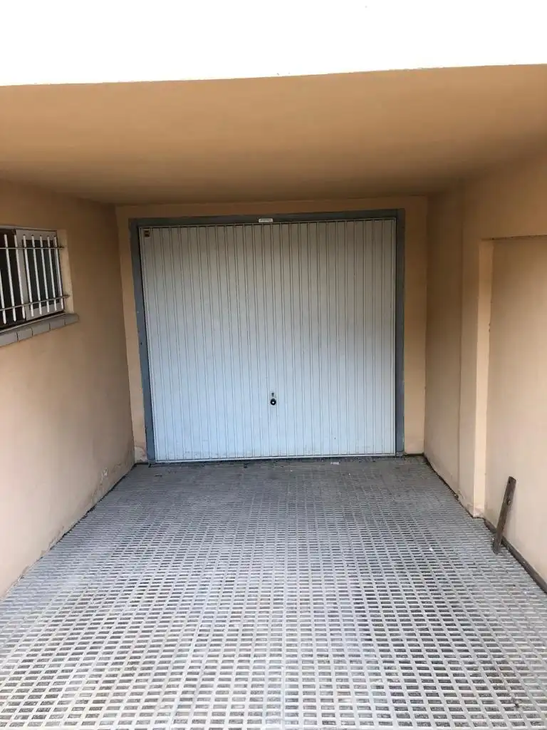 Parkplatz von Einfamilien-Reihenhaus zur Miete in Murcia mit Klimaanlage, Privatgarten und Abstellraum