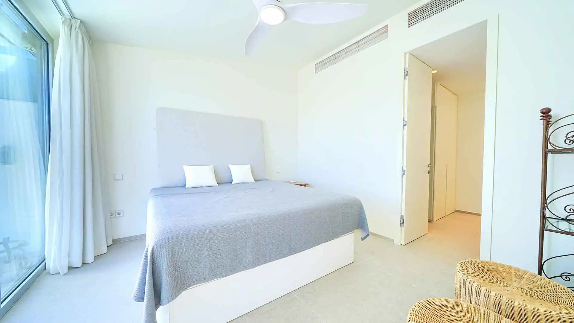 Bedroom of Attic for sale in Marbella  with Air Conditioner, Terrace and Storage room