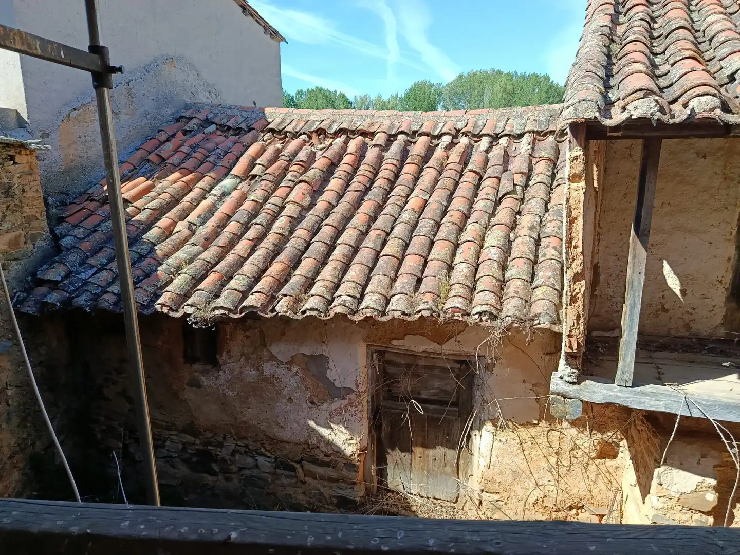 Vista exterior de Finca rústica en venda en Val de San Lorenzo amb Terrassa