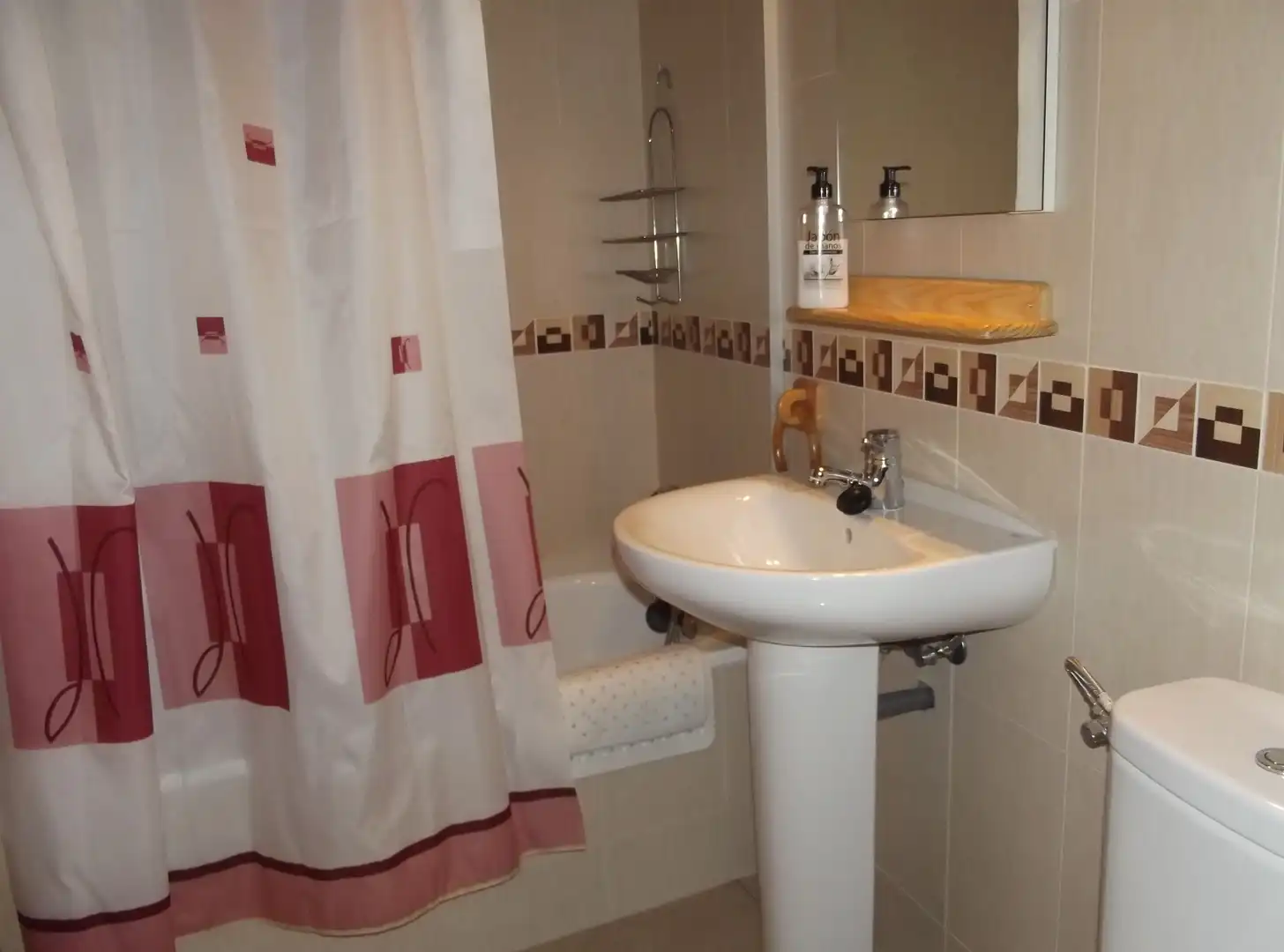 Baño de Casa o chalet en venta en Santa Cruz de la Serós con Amueblado, Horno y Lavadora