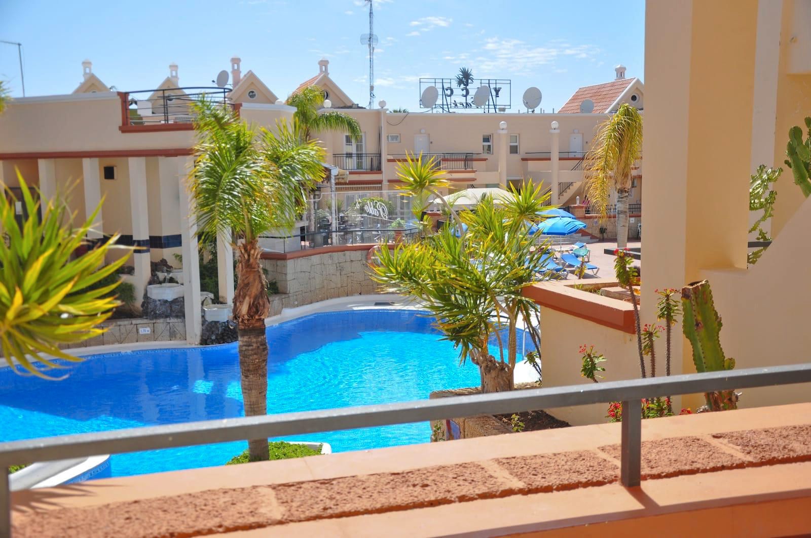 Piscina de Apartamento en venta en Adeje con Terraza, Amueblado y Horno