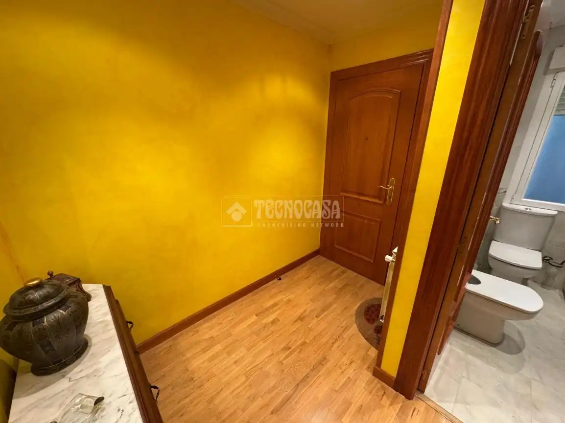 Piso en venta en Palencia Capital con Calefacción y Parquet