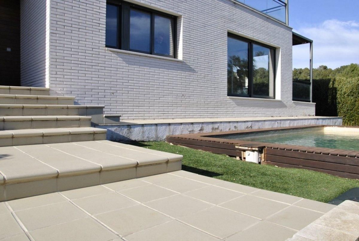 Terrassa de Casa o xalet en venda en Cunit amb Calefacció, Jardí privat i Parquet