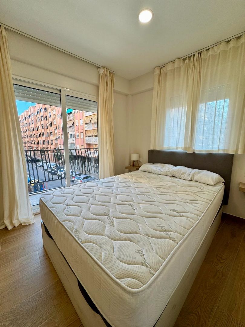 Bedroom of Flat to rent in  Valencia Capital  with Furnished, Oven and Washing machine