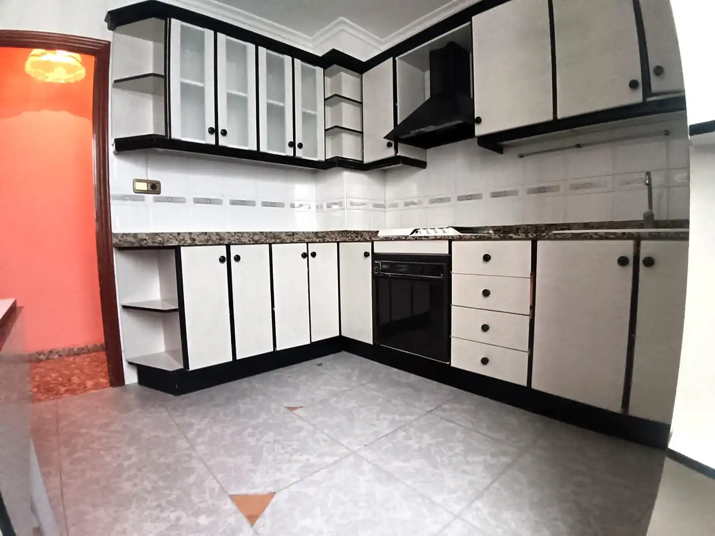 Küche von Wohnung zum Verkauf in Cieza mit Klimaanlage und Balkon