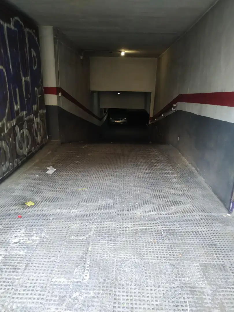 Aparcament de Garatge de lloguer en Valencia amb Alarma