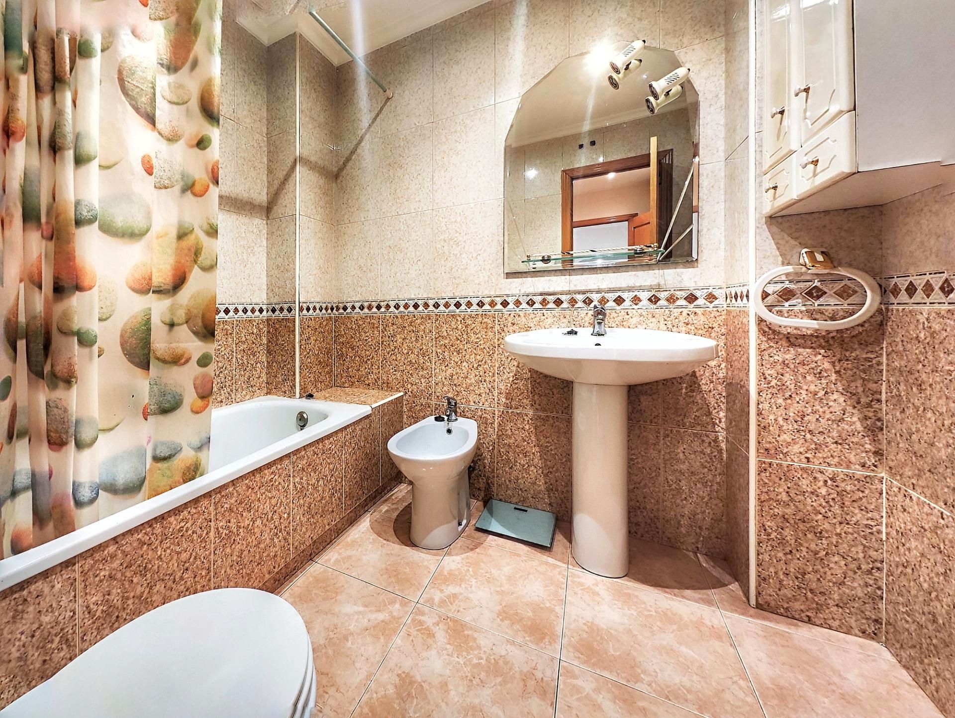 Bany de Pis en venda en Puertollano amb Calefacció i Moblat