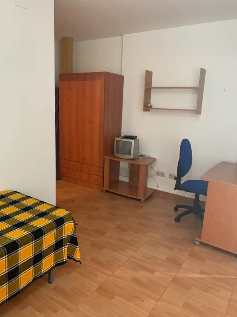 Schlafzimmer von Wohnung zur Miete in Granada mit Möbliert