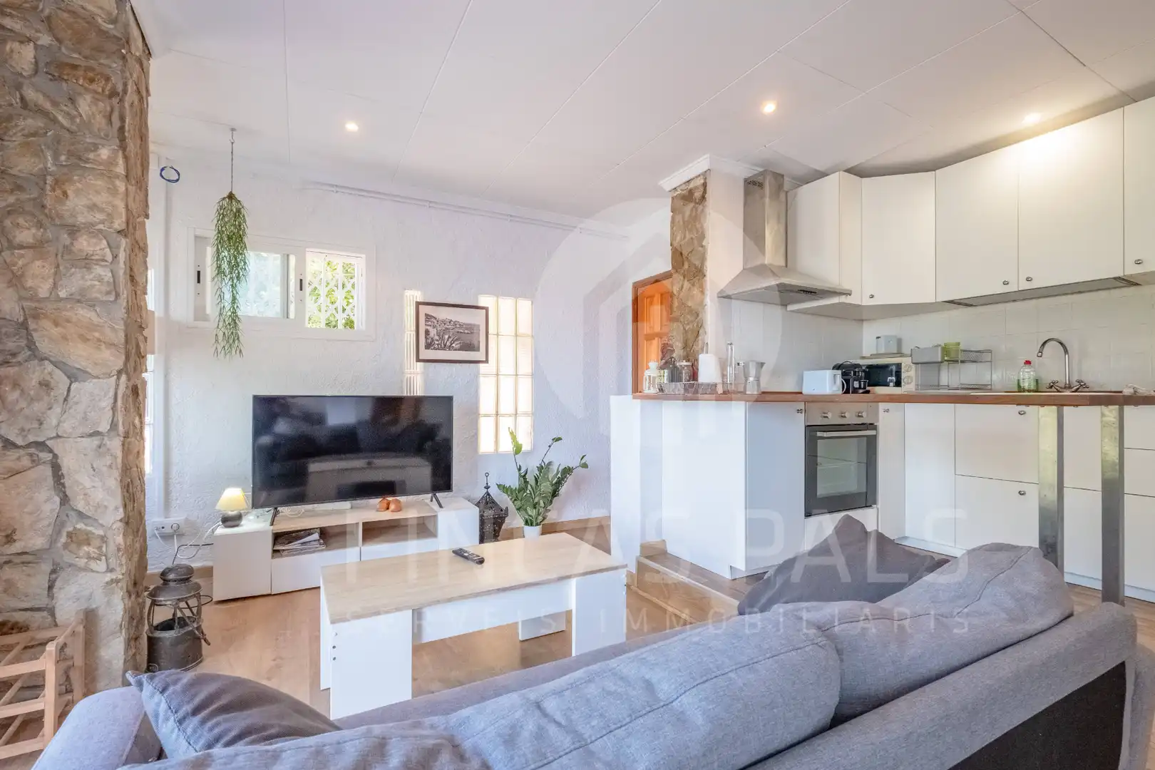 Sala de estar de Casa adosada en venta en Pals con Aire acondicionado, Calefacción y Jardín privado