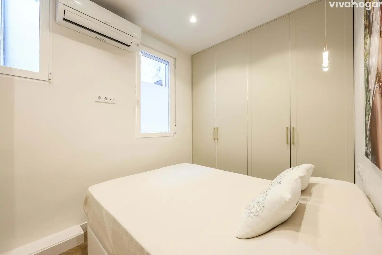Bedroom of Flat for sale in Madrid  with Air Conditioner, Heating and Furnished