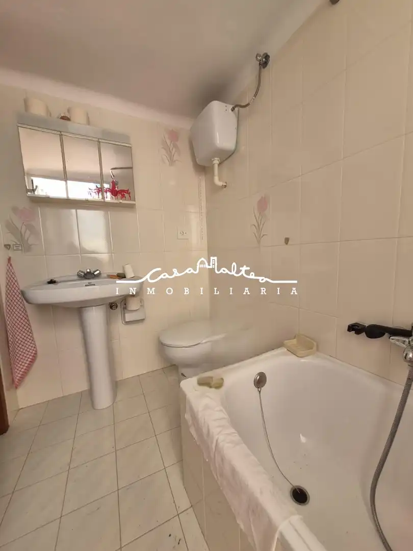 Badezimmer von Country house zum Verkauf in Polop mit Klimaanlage