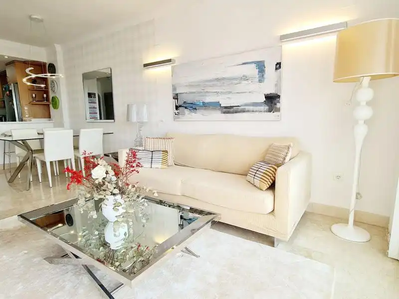 Apartamento con balcón en alquiler en Elviria - Cabopino, imagen 7