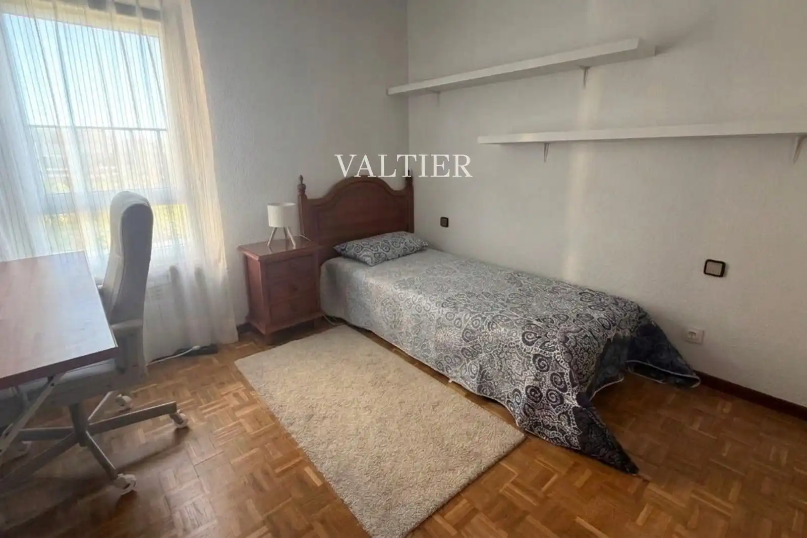 Schlafzimmer von Wohnung zur Miete in Madrid mit Klimaanlage, Terrasse und Möbliert