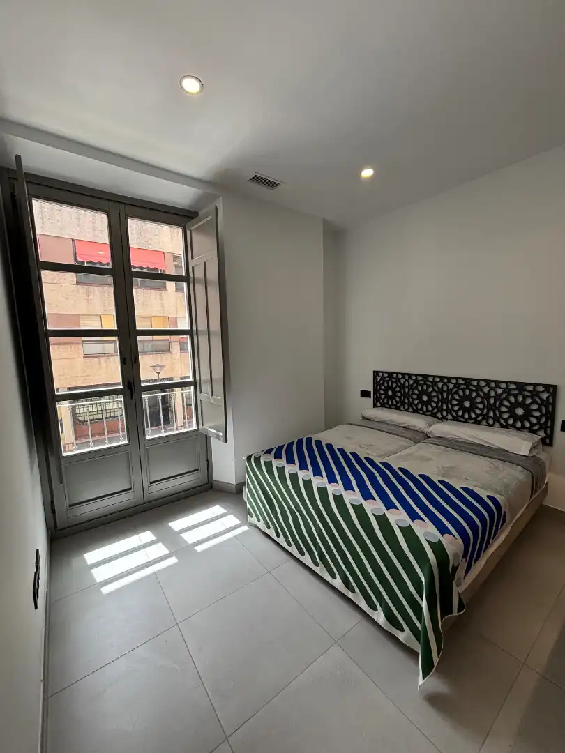Schlafzimmer von Wohnung zur Miete in Granada mit Klimaanlage, Heizung und Möbliert