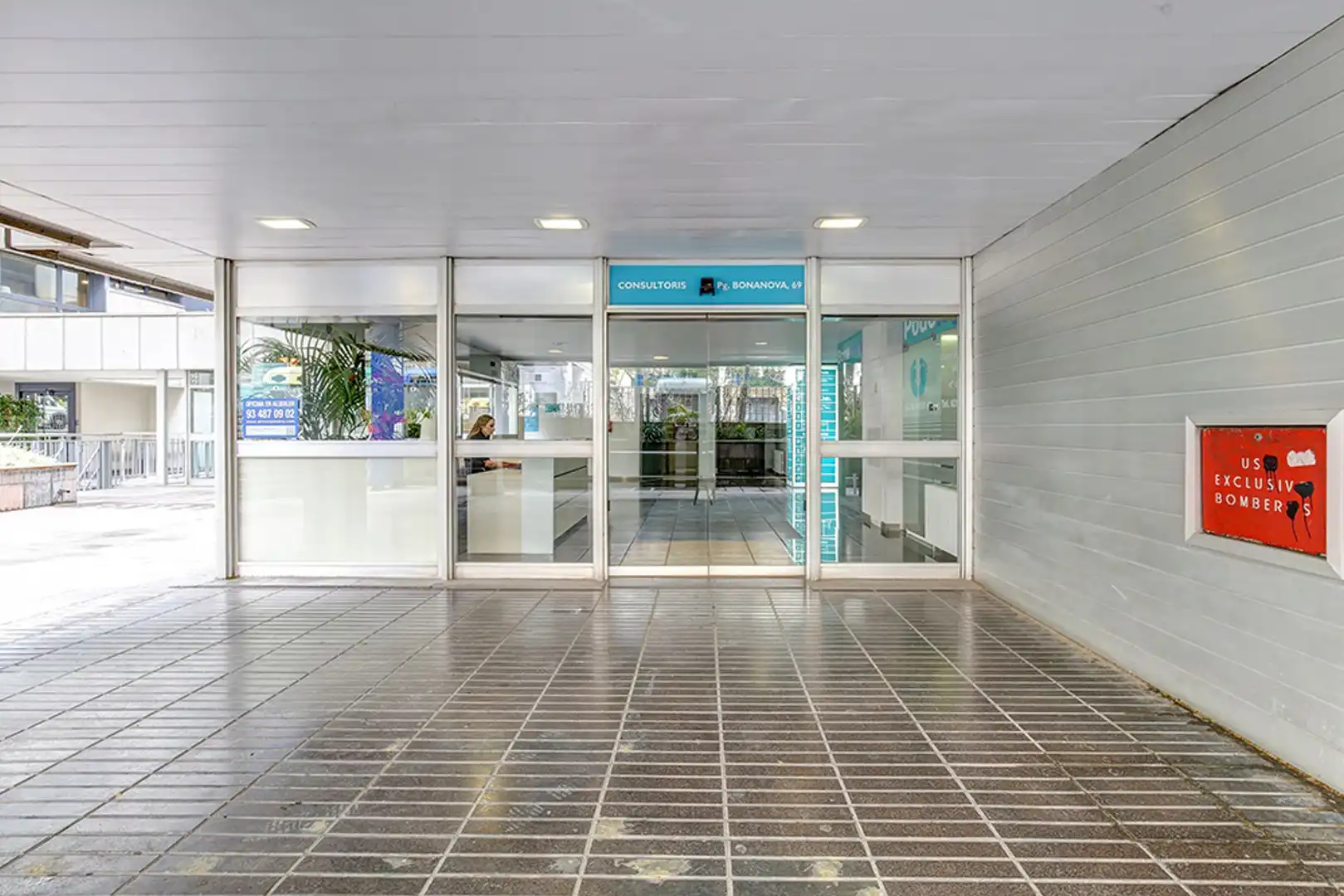 Gebäude zur Miete in Barcelona mit Alarm