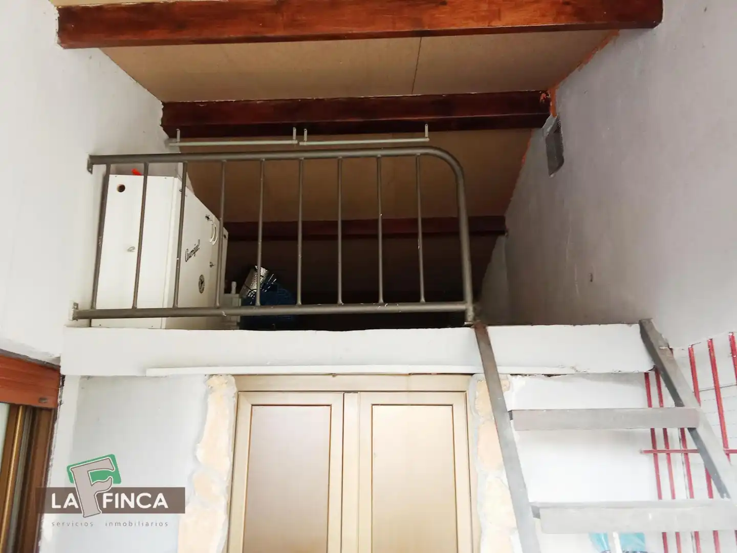 Terrassa de Casa adosada en venda en Oviedo  amb Calefacció, Terrassa i Traster