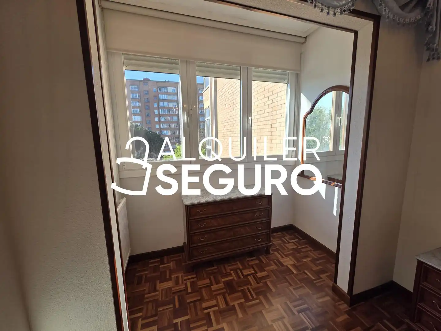 Bedroom of Flat for rent in Burgos  with Heating, Terrace and Furnished