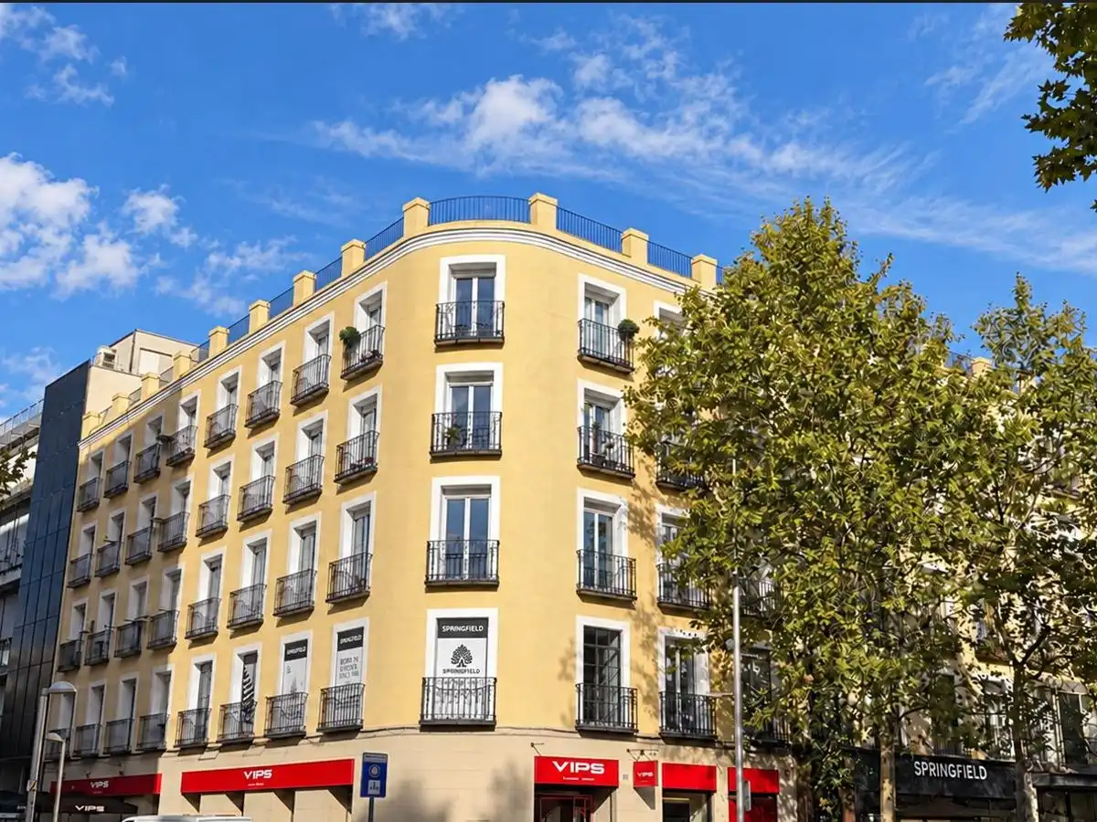 Vista exterior de Pis en venda en  Madrid Capital amb Aire condicionat i Balcó