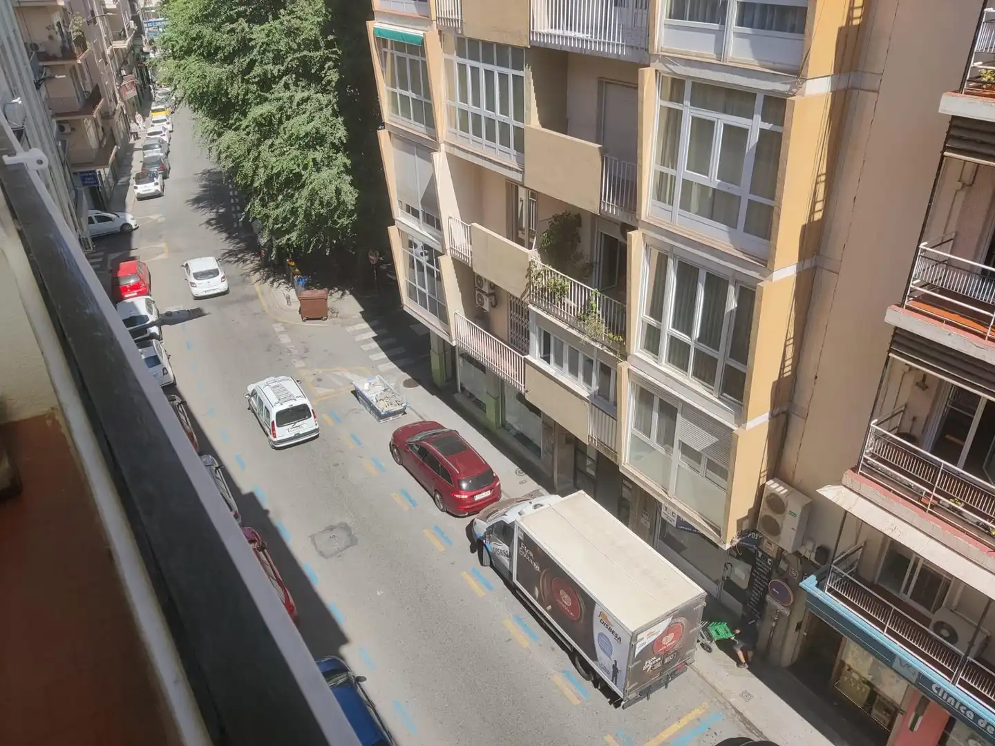 Vista exterior de Pis de lloguer en Granada amb Terrassa i Balcó
