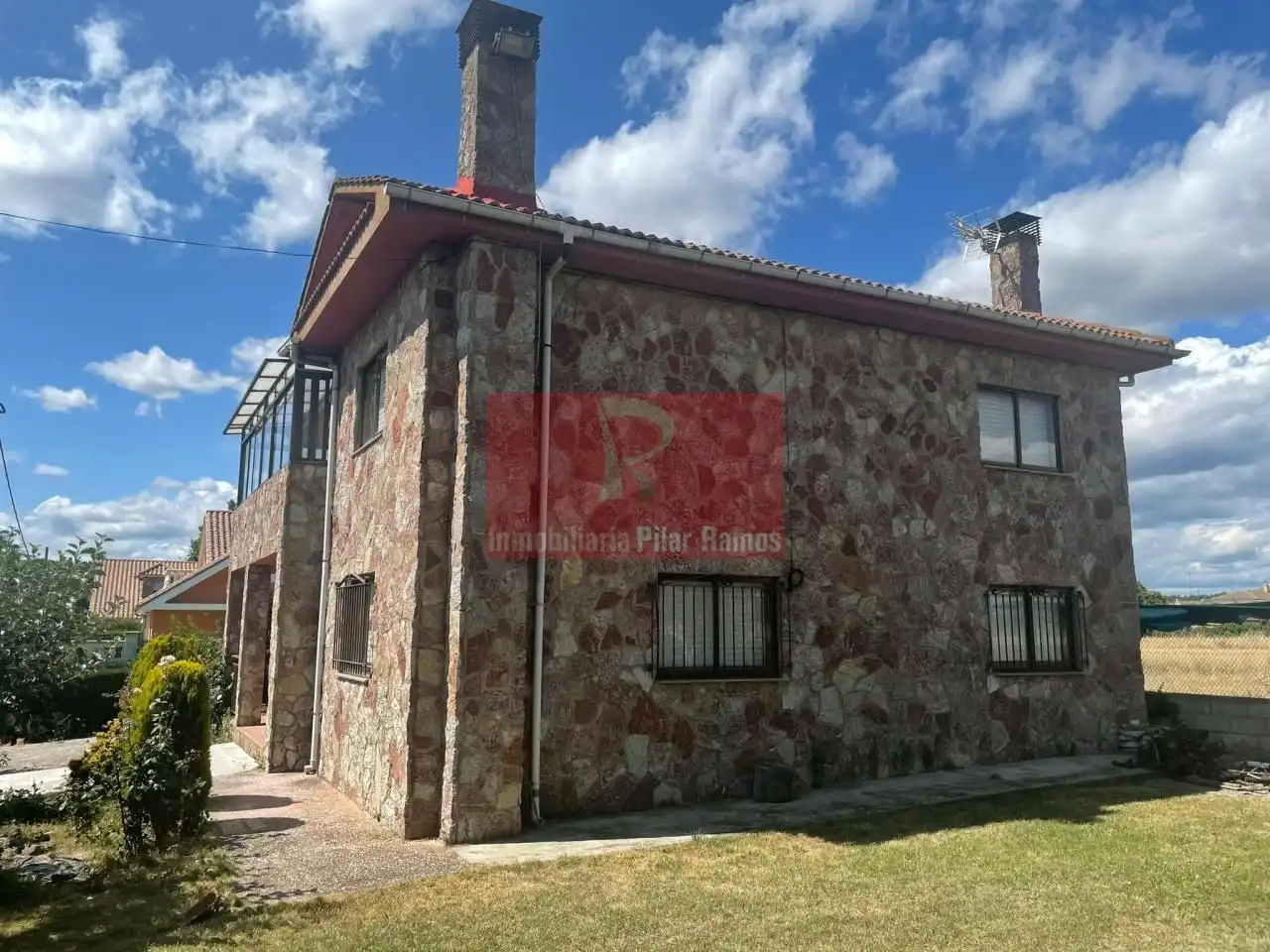 Vista exterior de Casa o xalet en venda en Valdepolo amb Jardí privat i Parquet