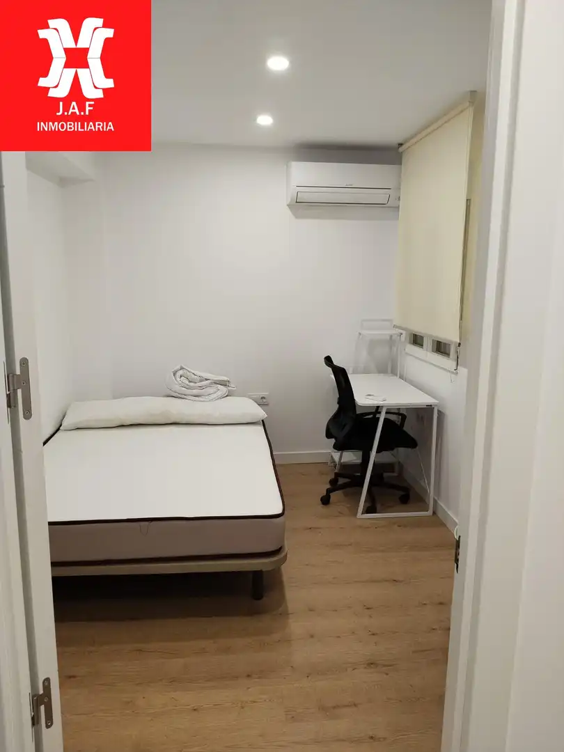 Schlafzimmer von Wohnung zur Miete in Moncada mit Klimaanlage, Terrasse und Möbliert