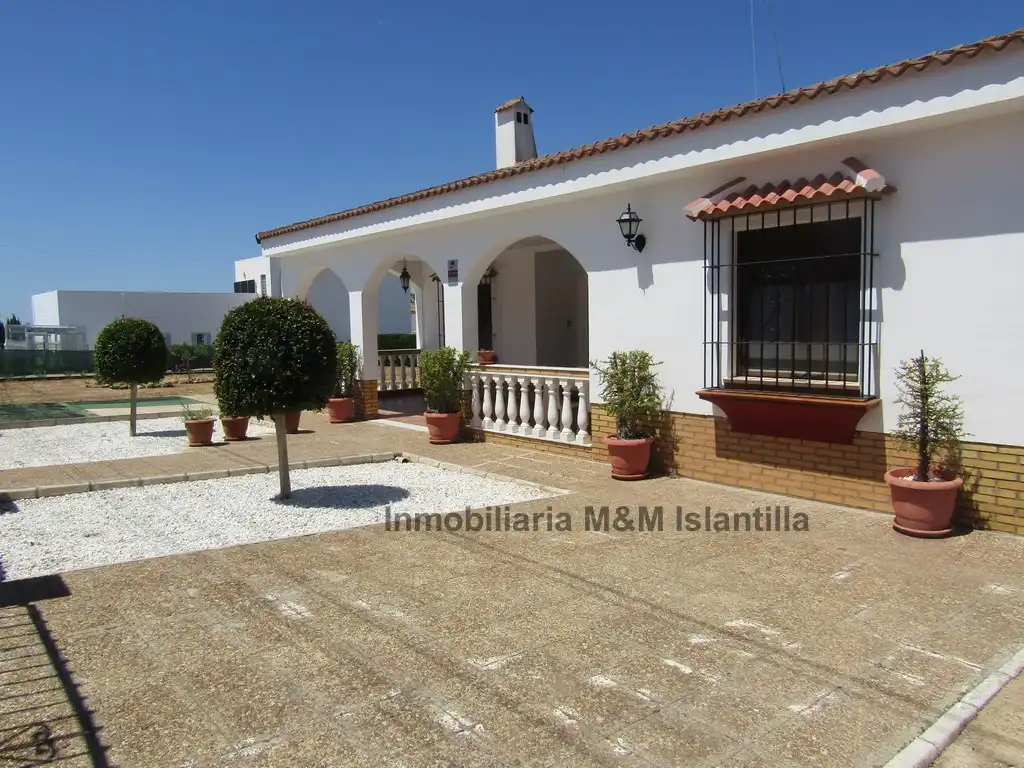 Vista exterior de Casa o chalet en venta en Ayamonte con Jardín privado, Terraza y Amueblado