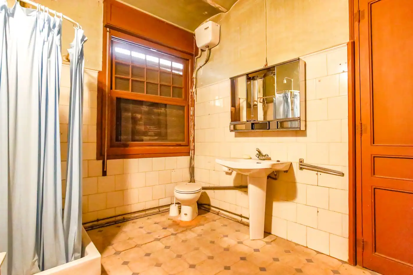 Bathroom of Country homes for sale in Sant Vicenç Dels Horts  with Terrace