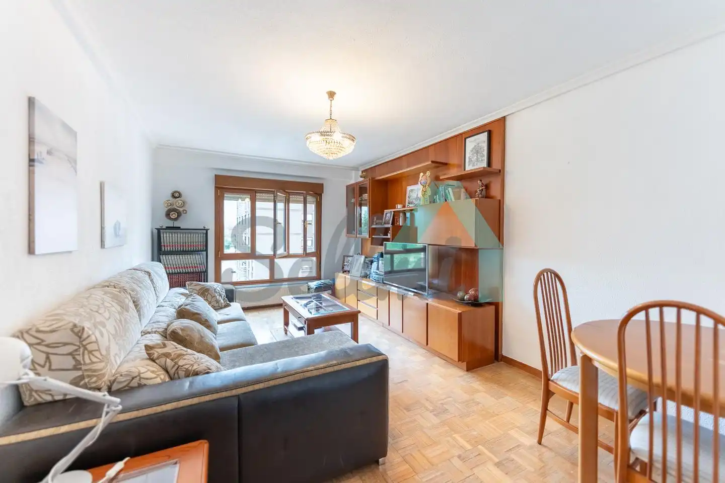 Living room of Flat for rent in Oviedo   with Heating, Parquet flooring and Furnished