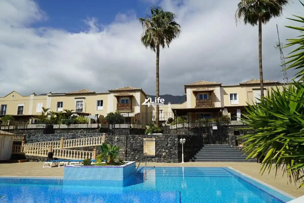 Adossat amb piscina en venda a Casco Urbano, imagen 5
