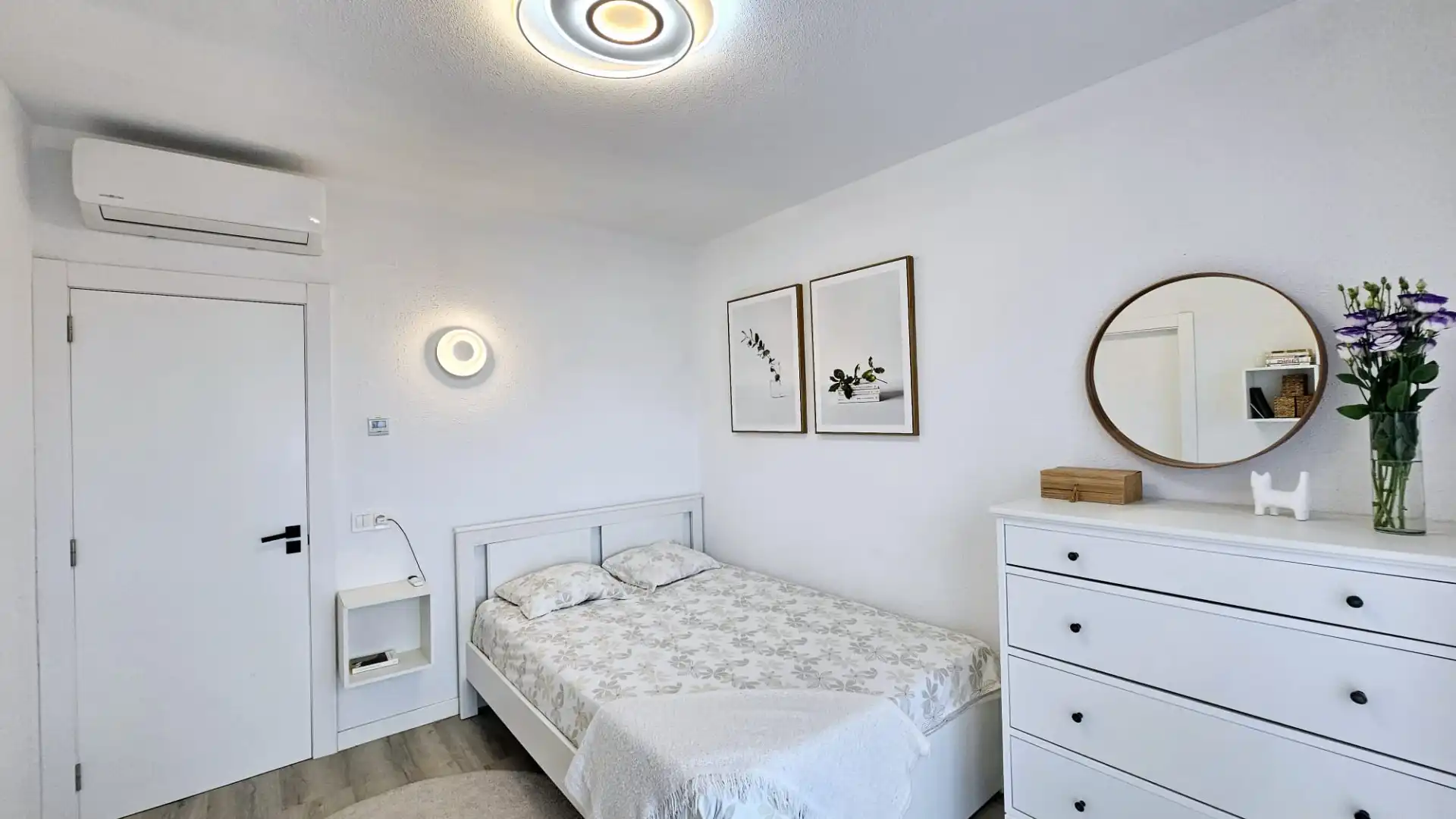 Habitación de Casa adosada en venta en Calpe / Calp con Aire acondicionado, Terraza y Amueblado